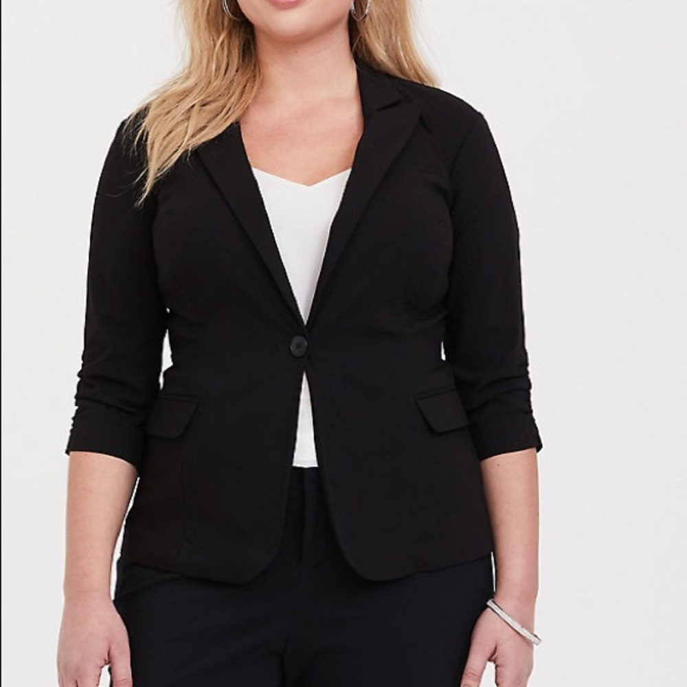 TORRID STUDIO MILLENNIUM STRETCH BLAZER